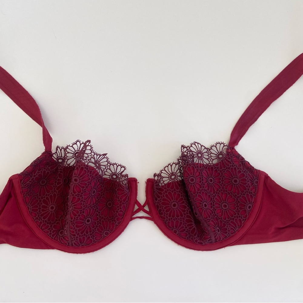 Victoria’s Secret lace bra